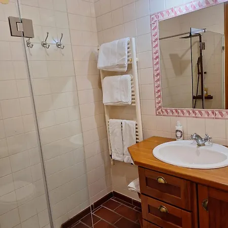 ゲストハウス Casa Adega Do Mosteiro - 3*